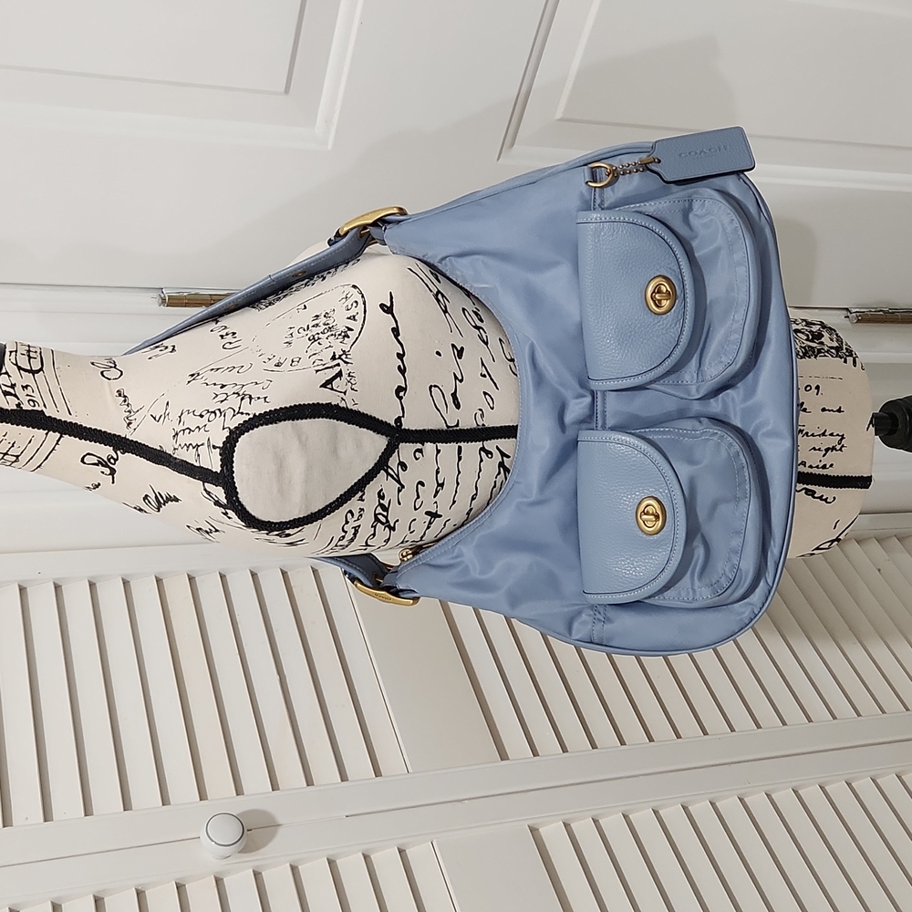 Coach purse Only used twice.